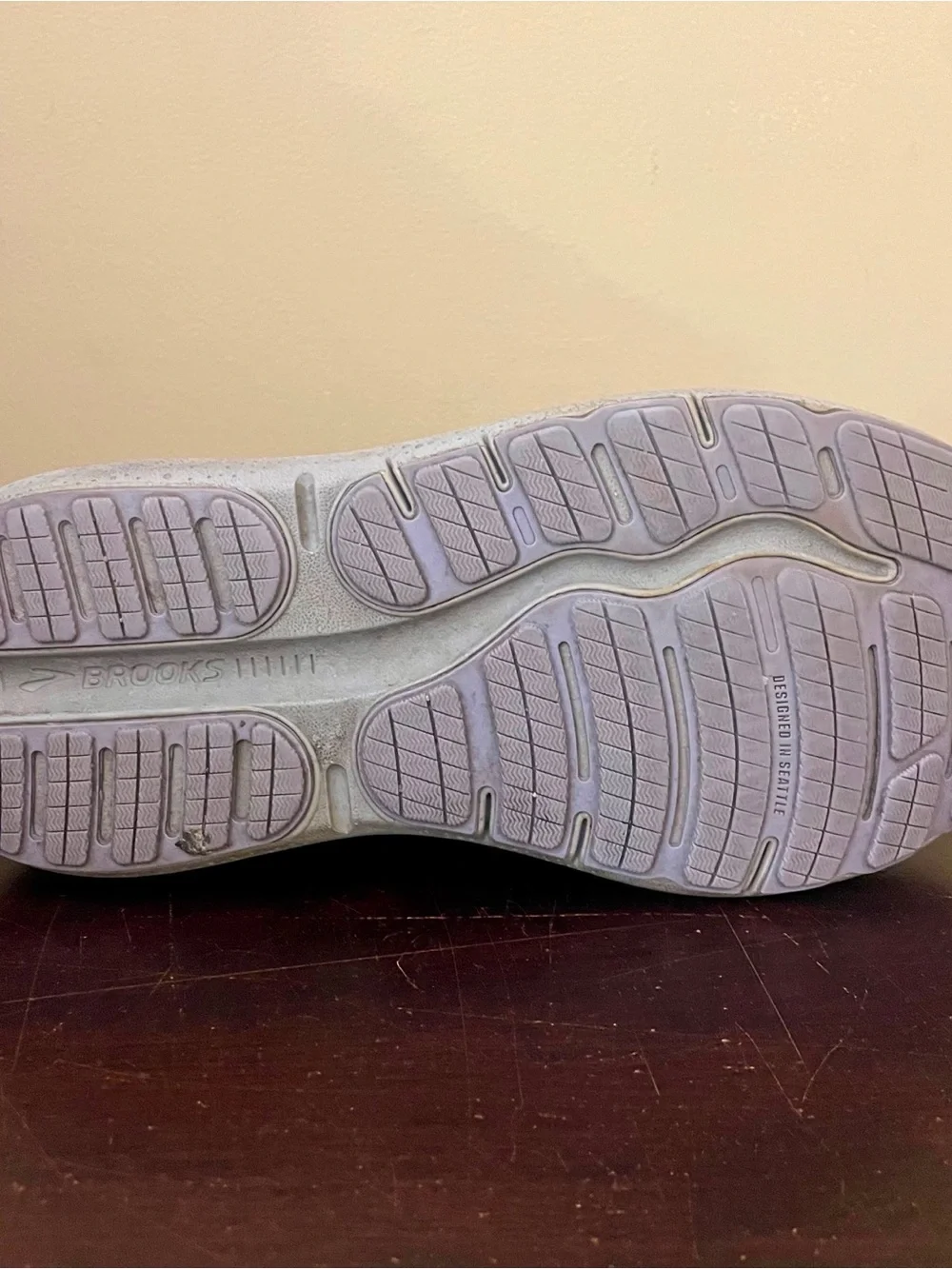 Brooks Ghost Max 2 Womens Running Shoes Ebony Grey Lilac 1204201B005 Size 8
